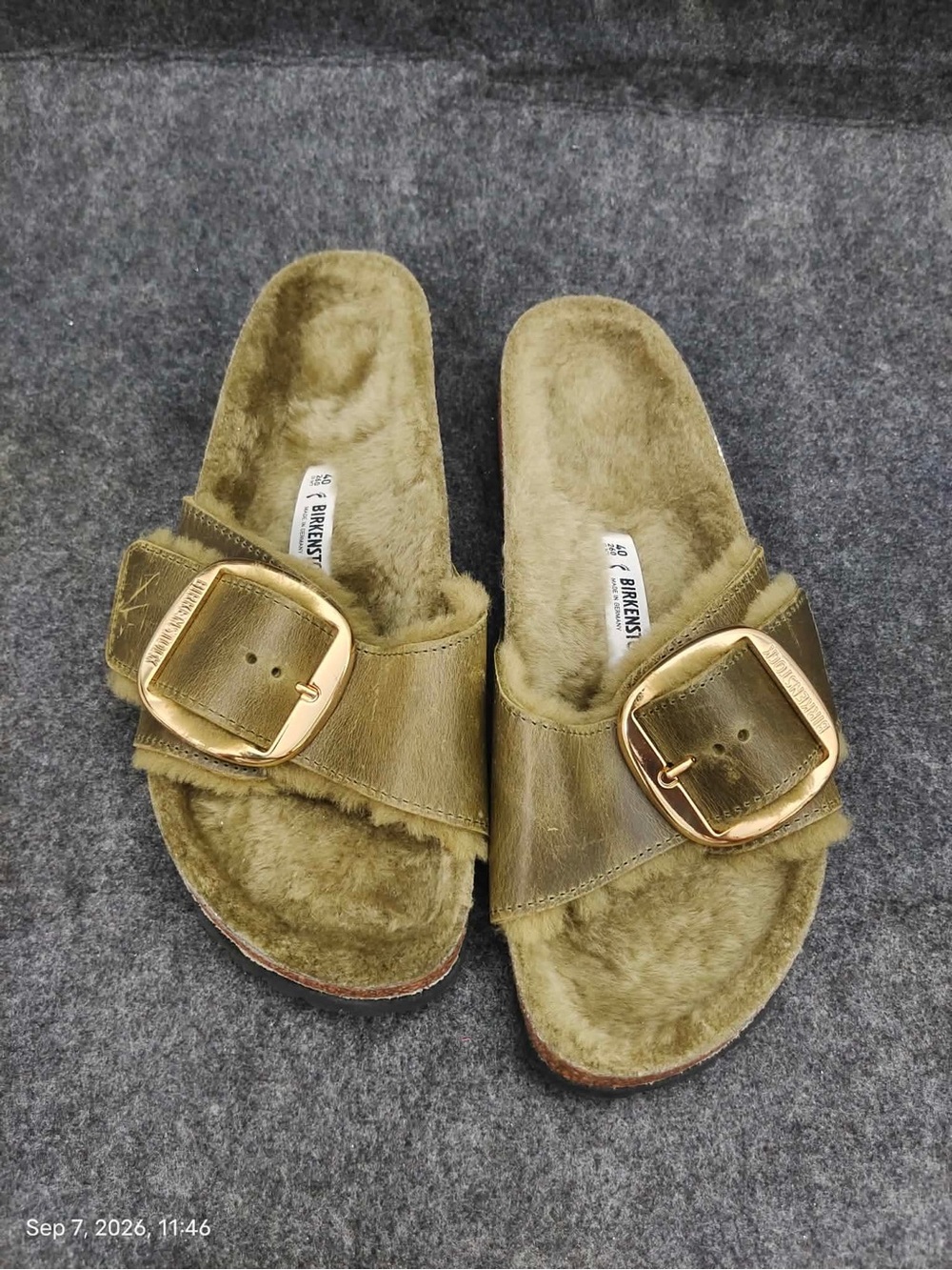 NWOB Birkenstock Madrid Big Buckle Shearling Sandals Olive Green Women's 40 US 9